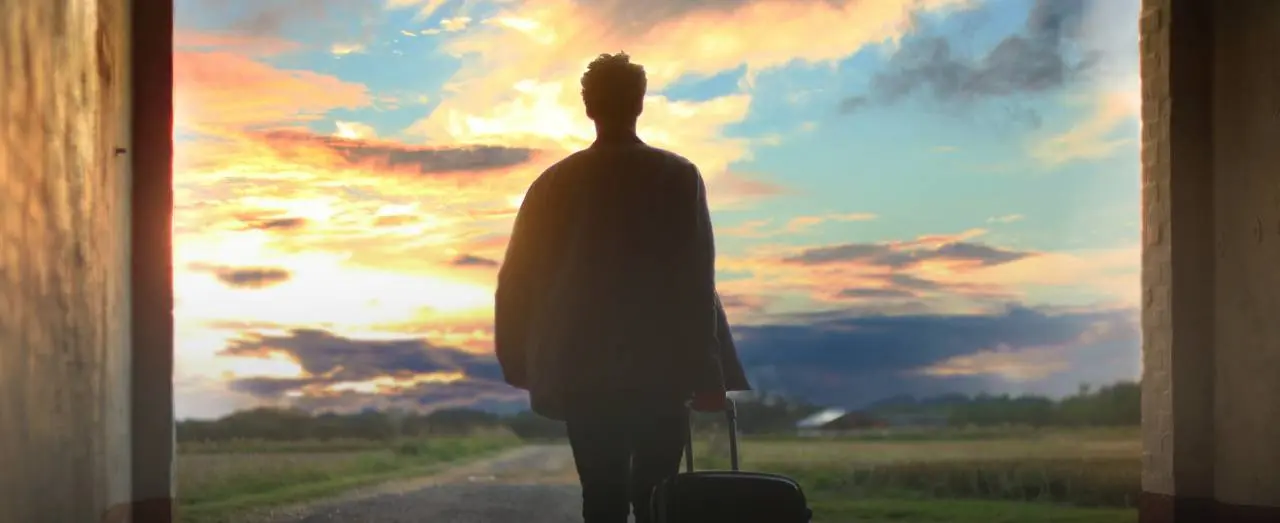 Advantages & Challenges of Studying Abroad